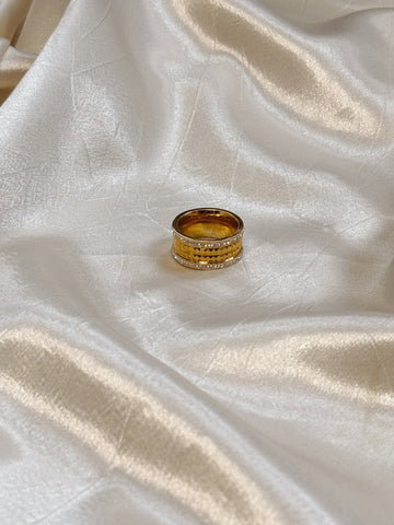 Unique Statement Ring | Gold