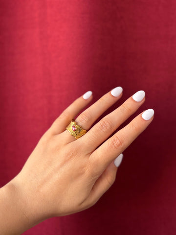 Unique Statement Stone Ring | Gold