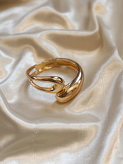 Unique Statement Bracelet | Gold