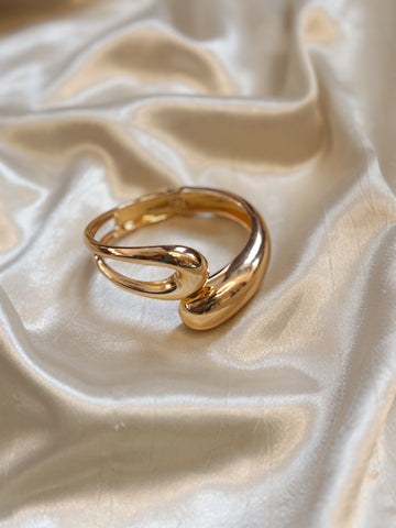 Unique Statement Bracelet | Gold